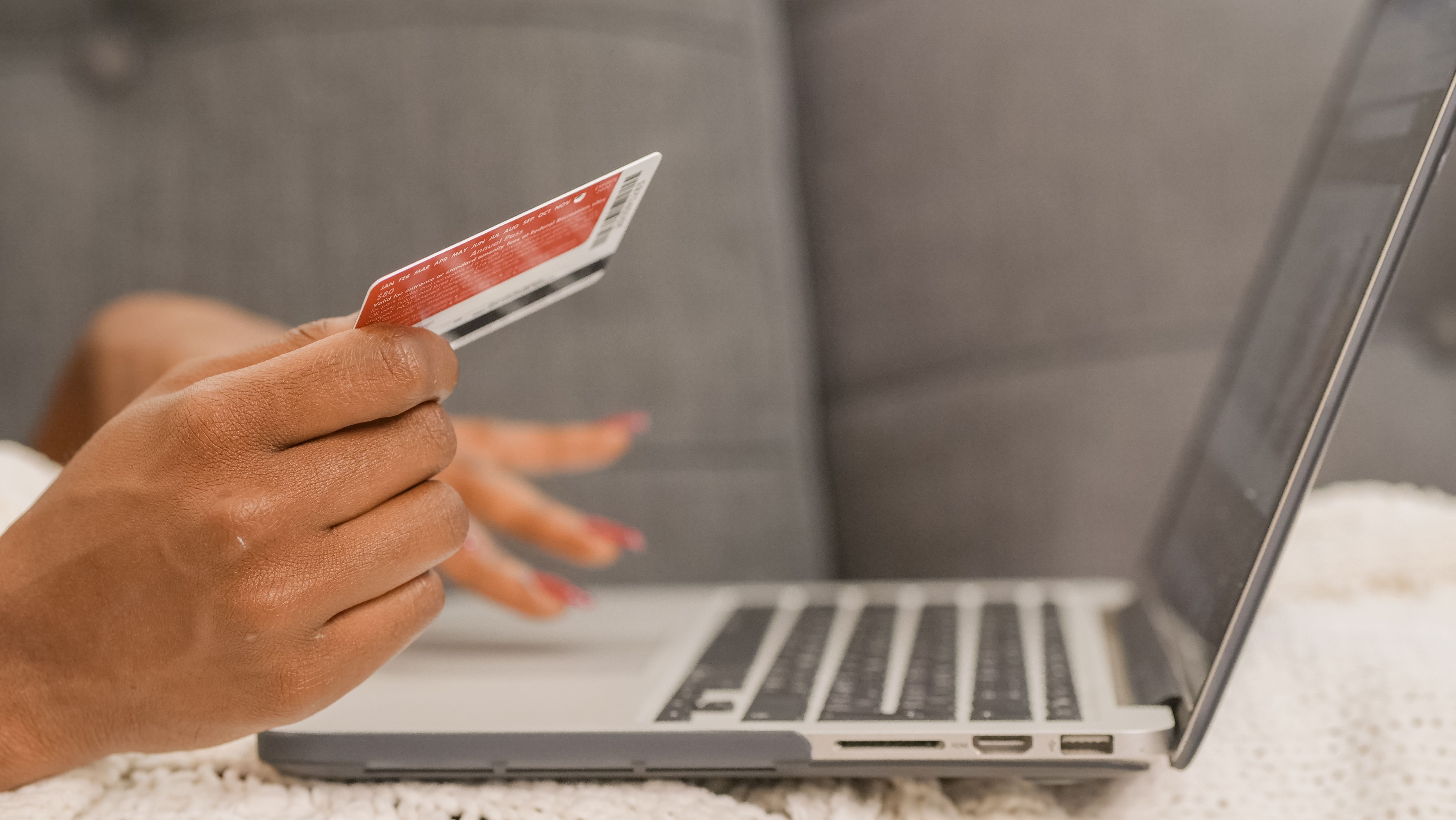 Polskie firmy e-commerce boją się utraty kontroli nad klientem przez agentów AI
