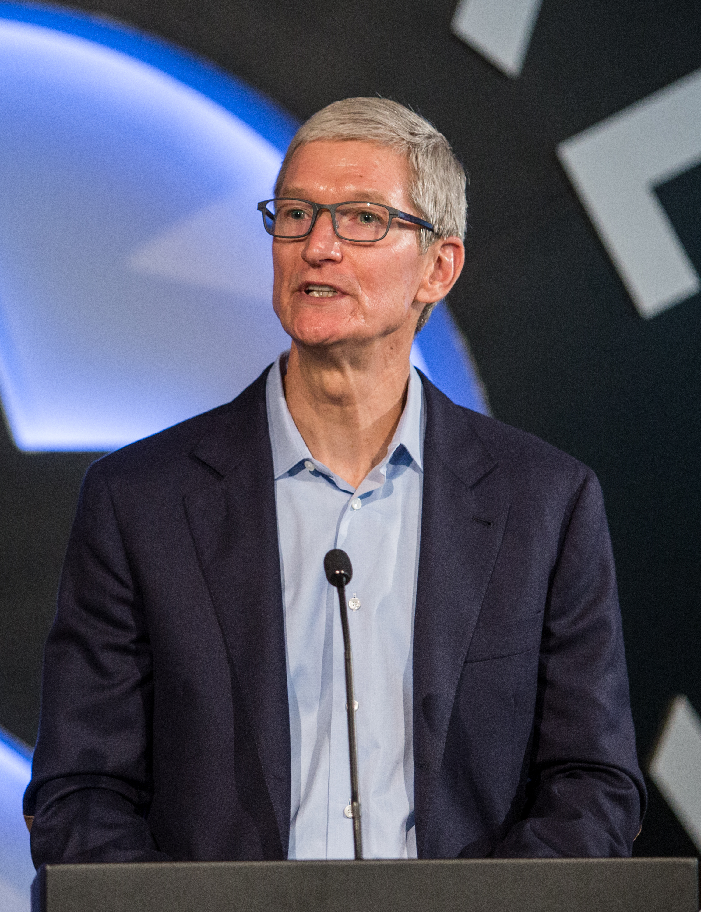 Amazon i Apple biją prognozy: AWS rośnie najszybciej od 2021, Tim Cook prowadzi ostatnią telekonferencję