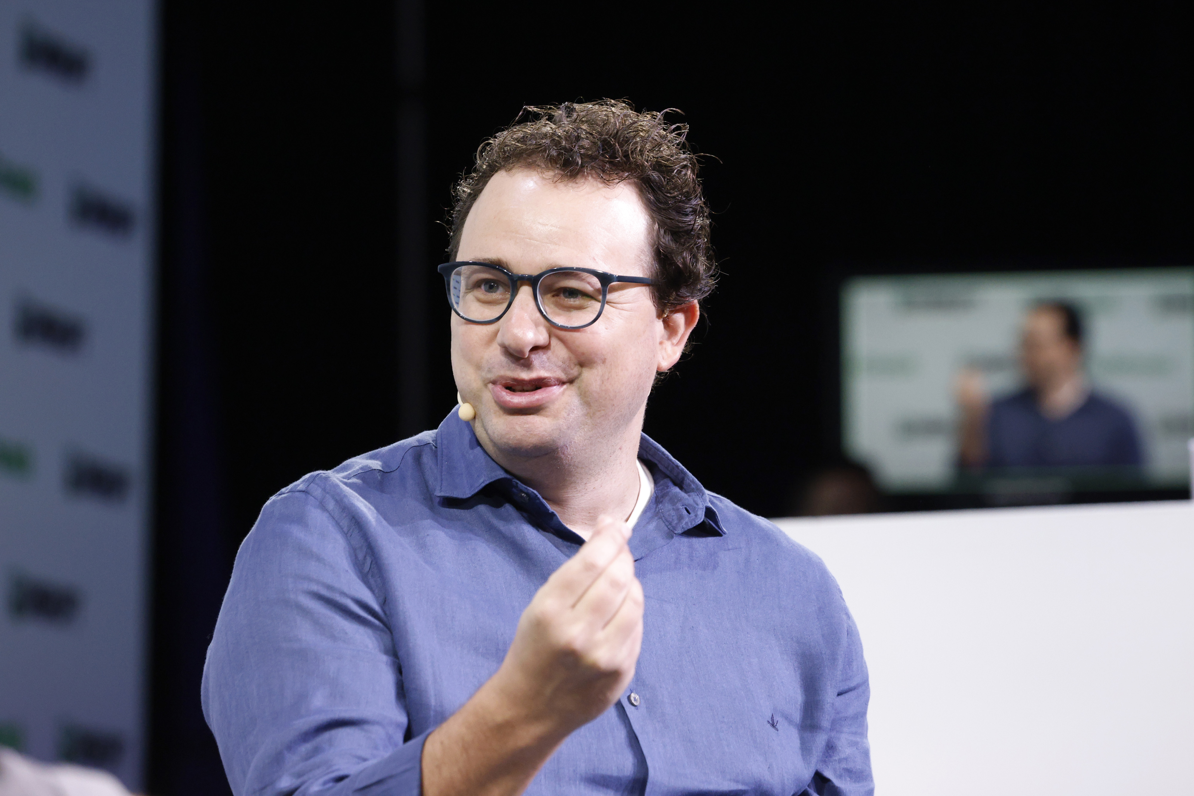 Anthropic Brings Claude Cowork to Mobile, Agent Takes On Office Work