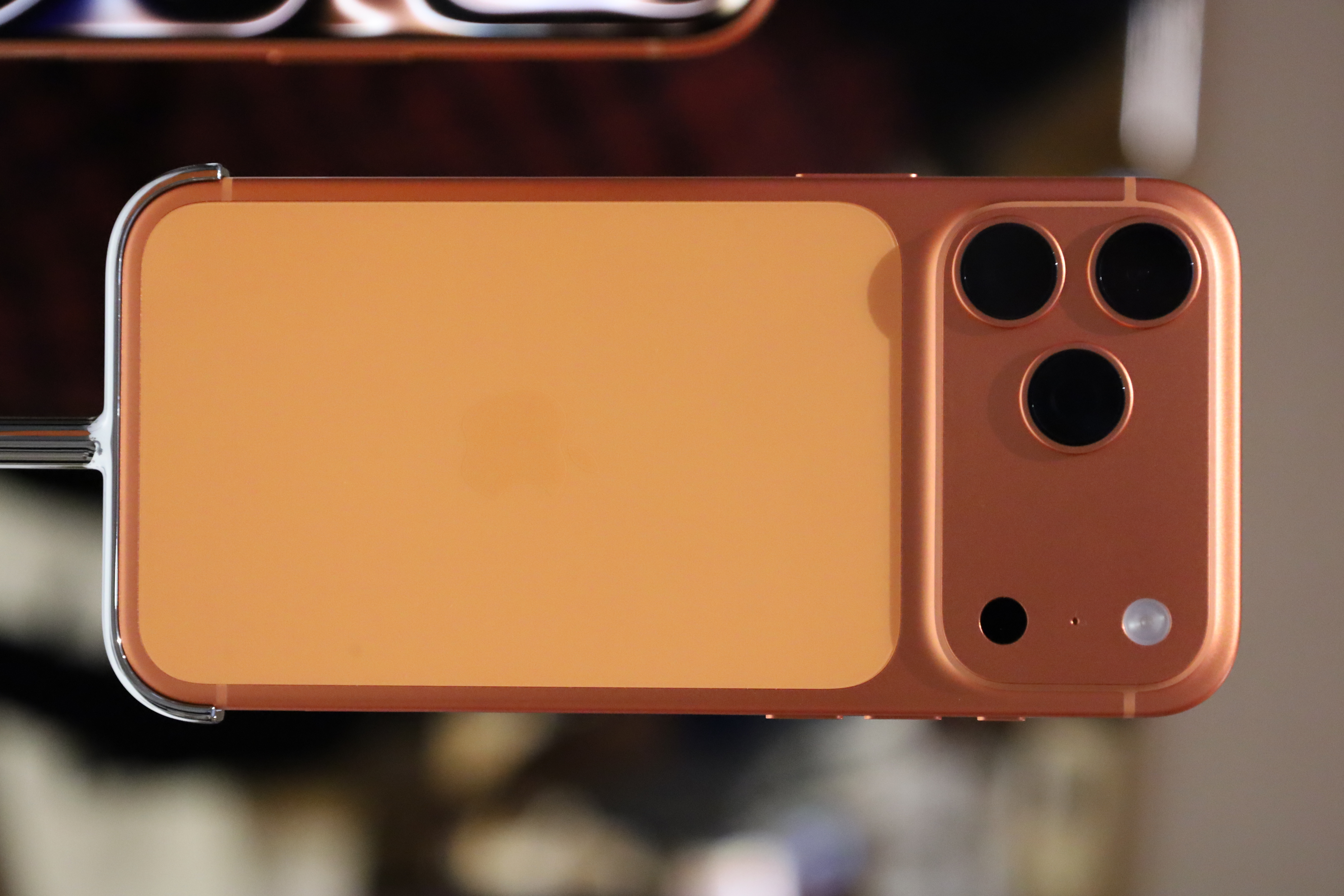 Apple rozmawia ze startupem, który skompresował model AI 14-krotnie na iPhone'a