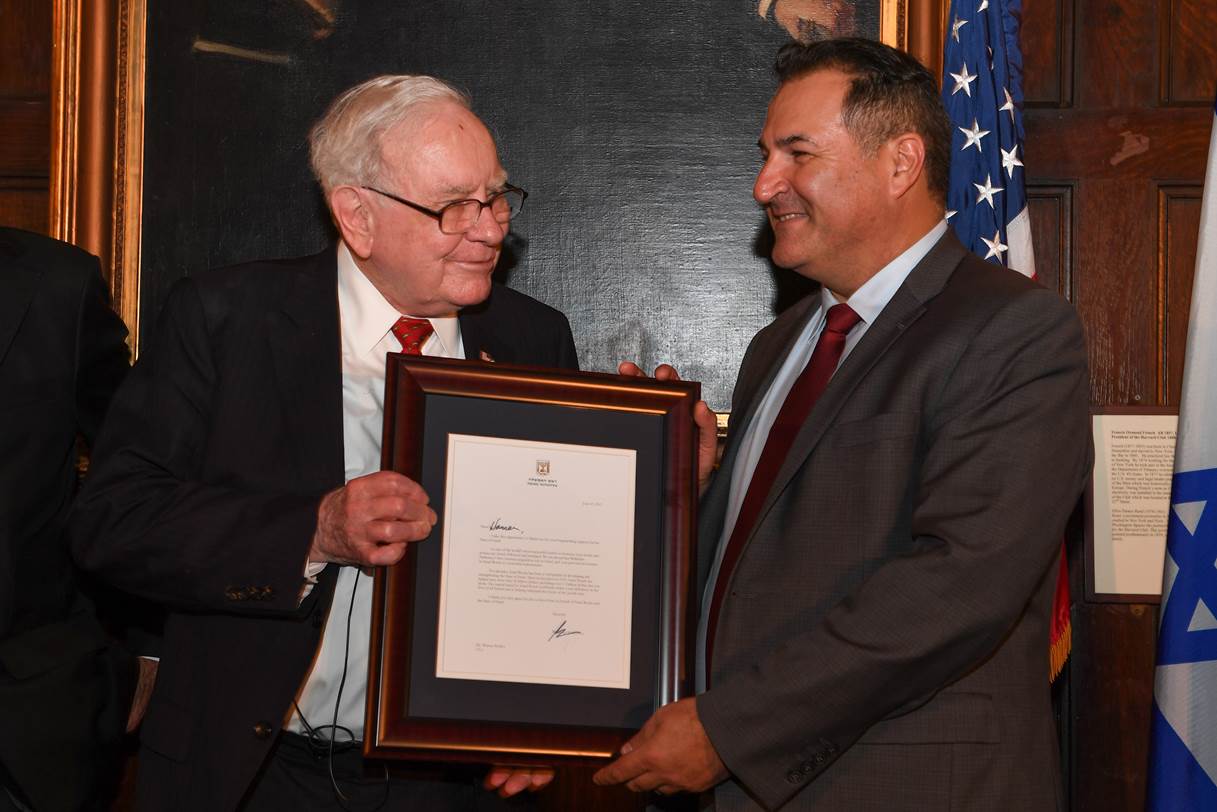 Berkshire Hathaway dokłada 17 miliardów dolarów do udziałów w Alphabet