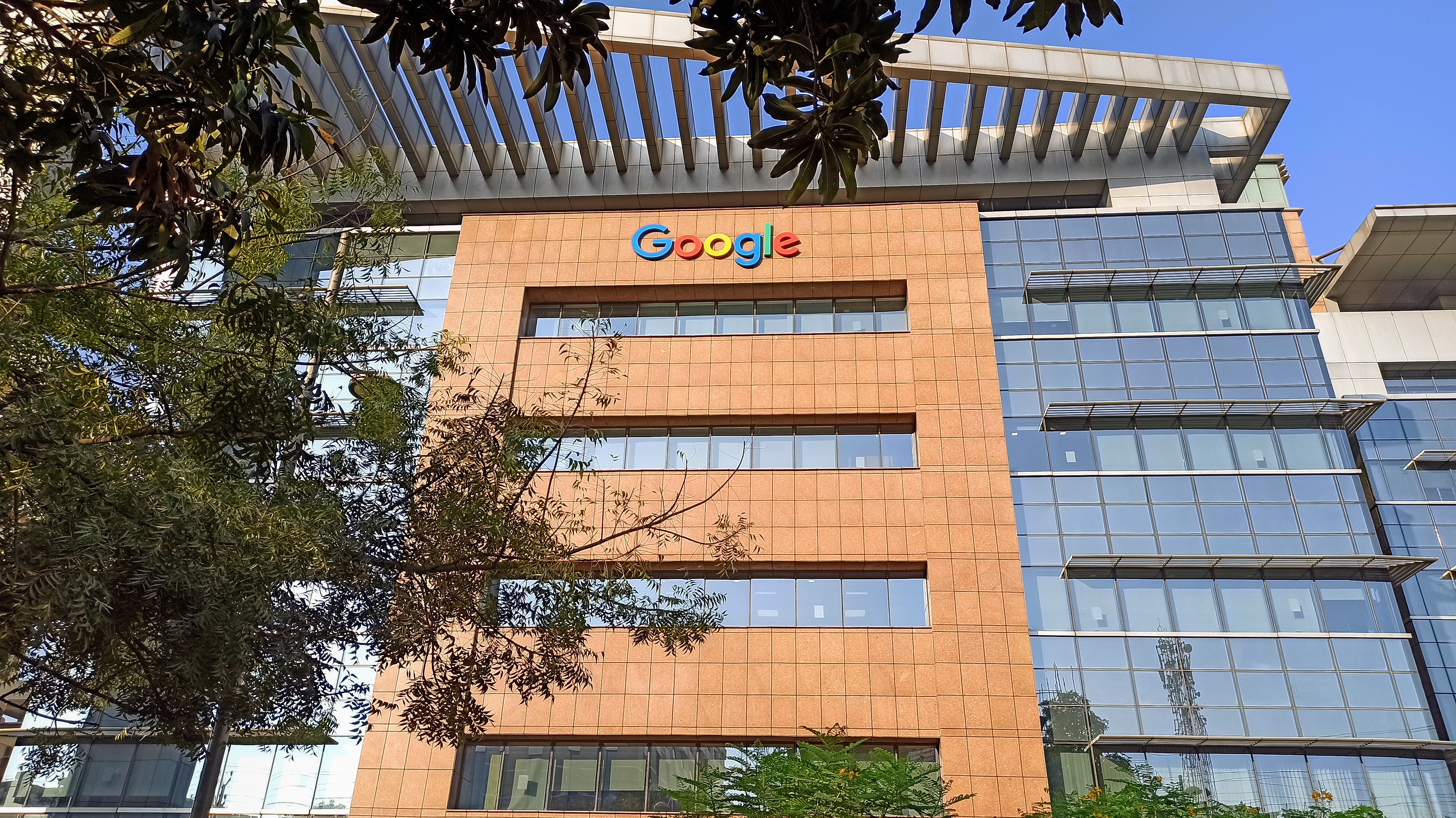 Google rusza z pakietem AI dla Indii: agent bezpieczeństwa Sec-Gemini v3 i modele do wykrywania trądu