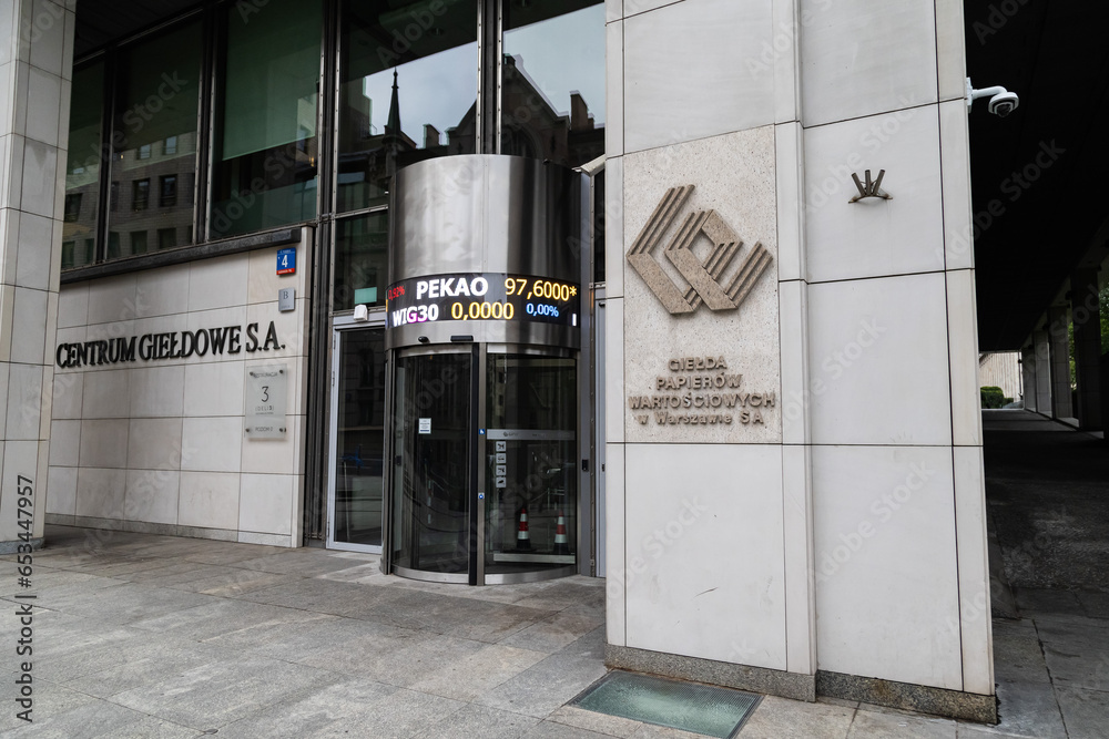 Szef Nvidii broni chińskich modeli AI, mówi o "błędnym przekonaniu" w sprawie tylnych furtek