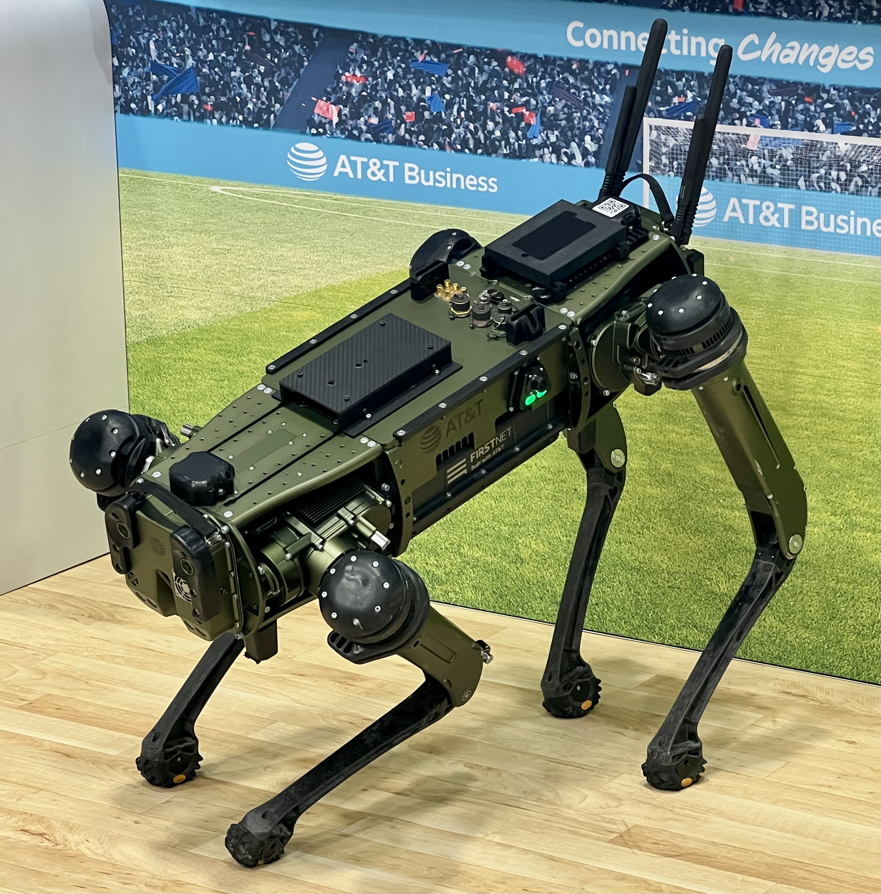 Kazachska policja użyła robota-psa z rozpoznawaniem twarzy do namierzenia poszukiwanych