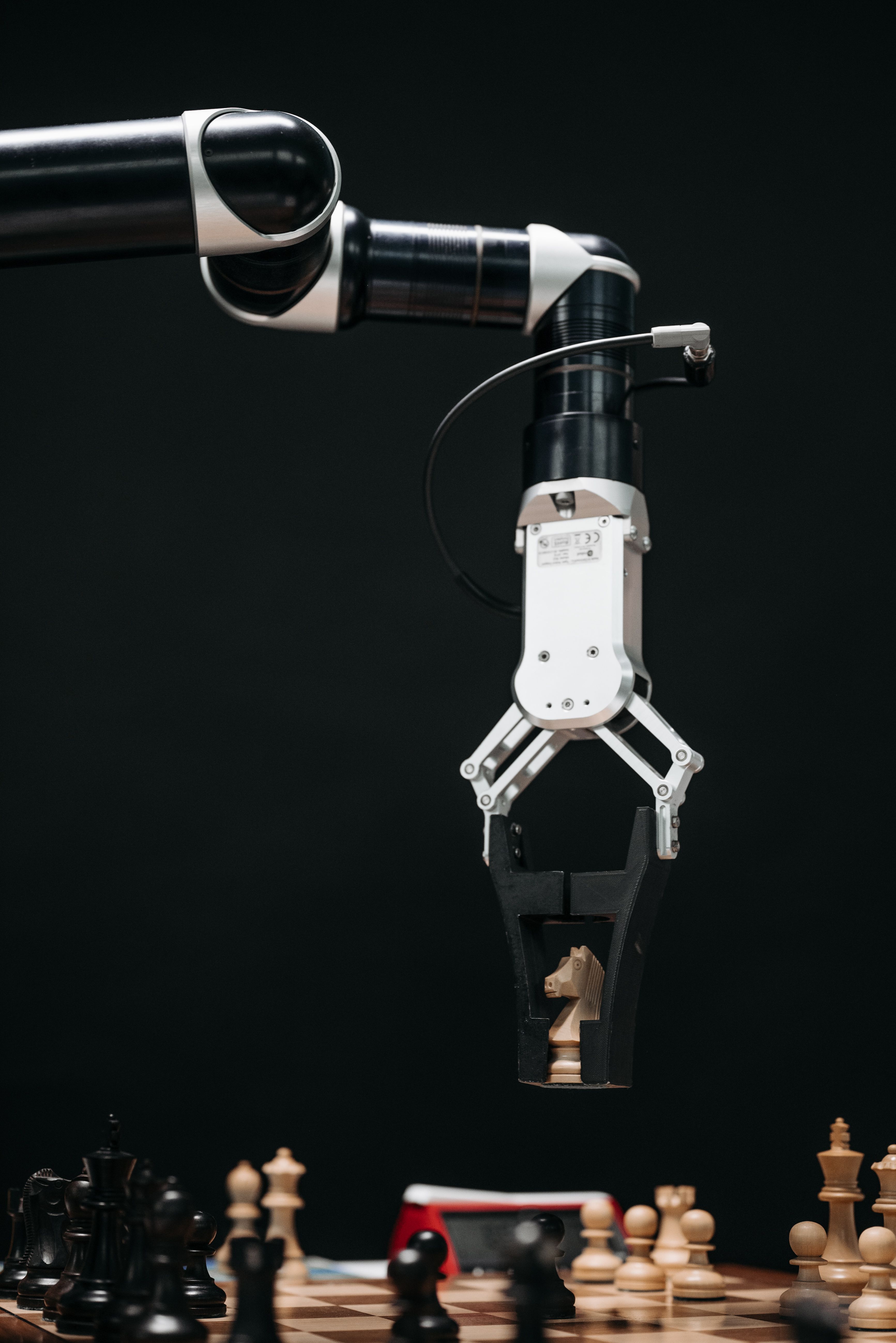 Agenci AI z MIT budują wirtualne place treningowe dla robotów