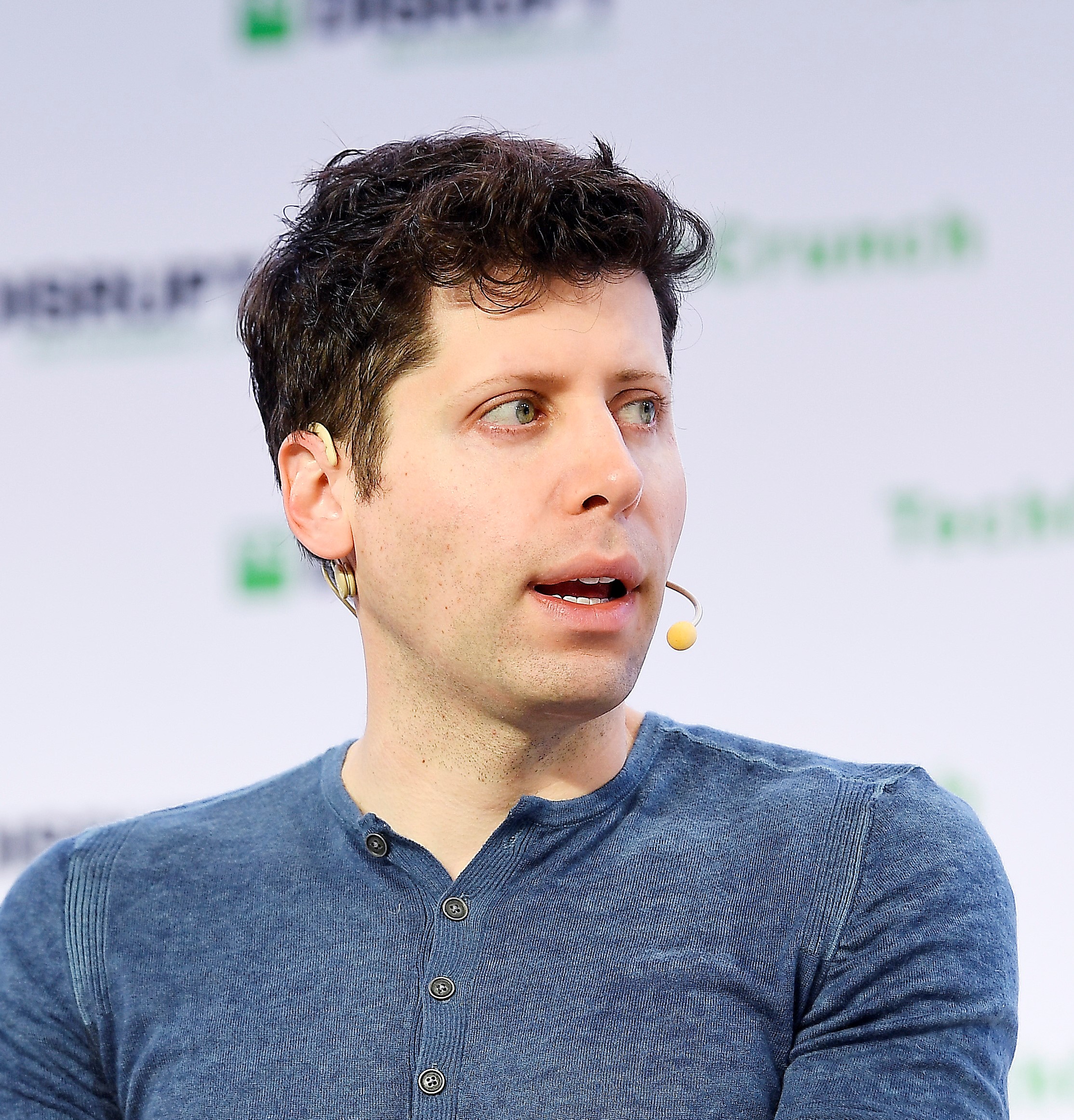 Noam Shazeer, współtwórca architektury transformer, odchodzi z Google do OpenAI