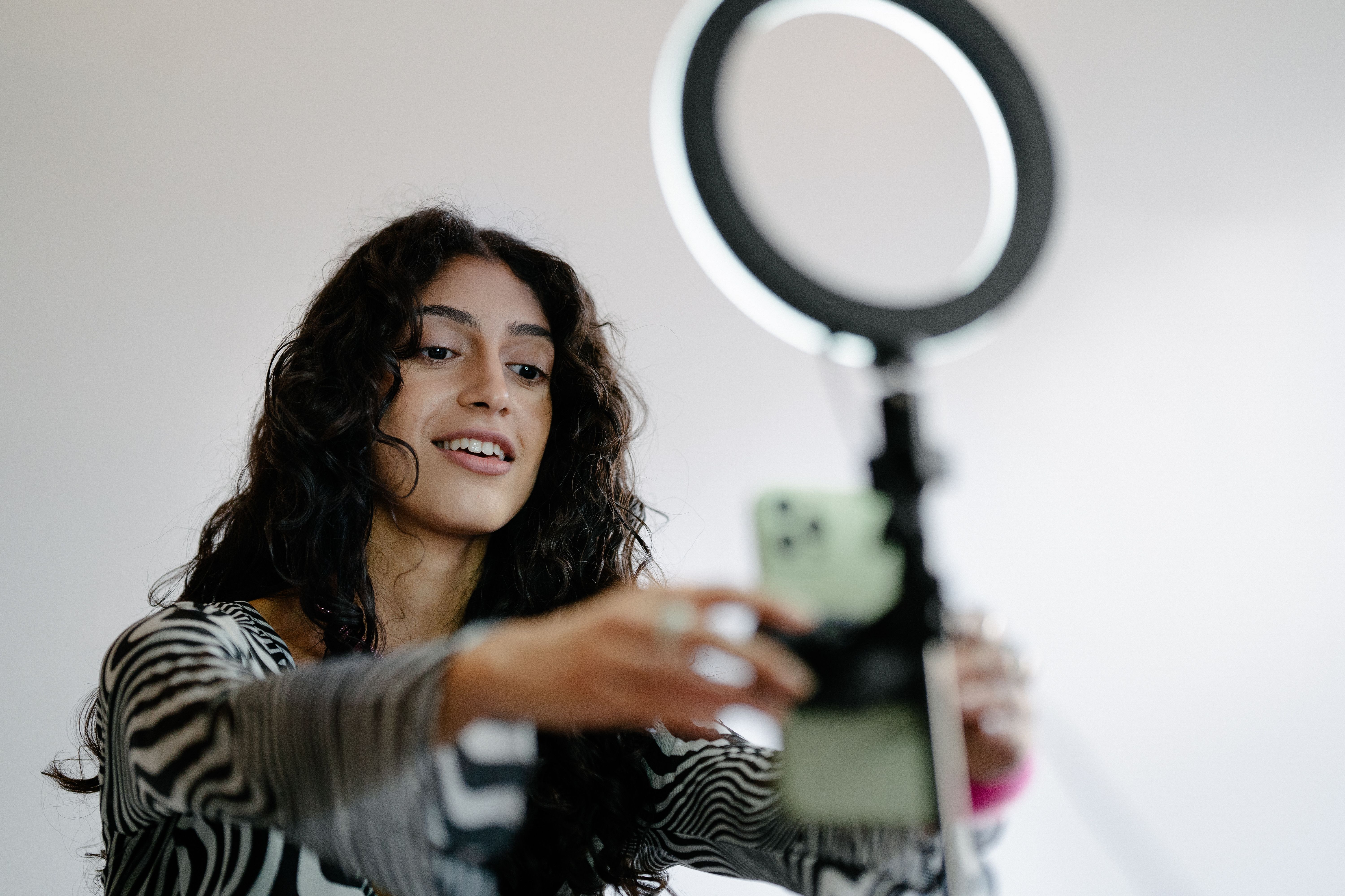 New York Times: firmy coraz częściej zatrudniają influencerów wygenerowanych przez AI