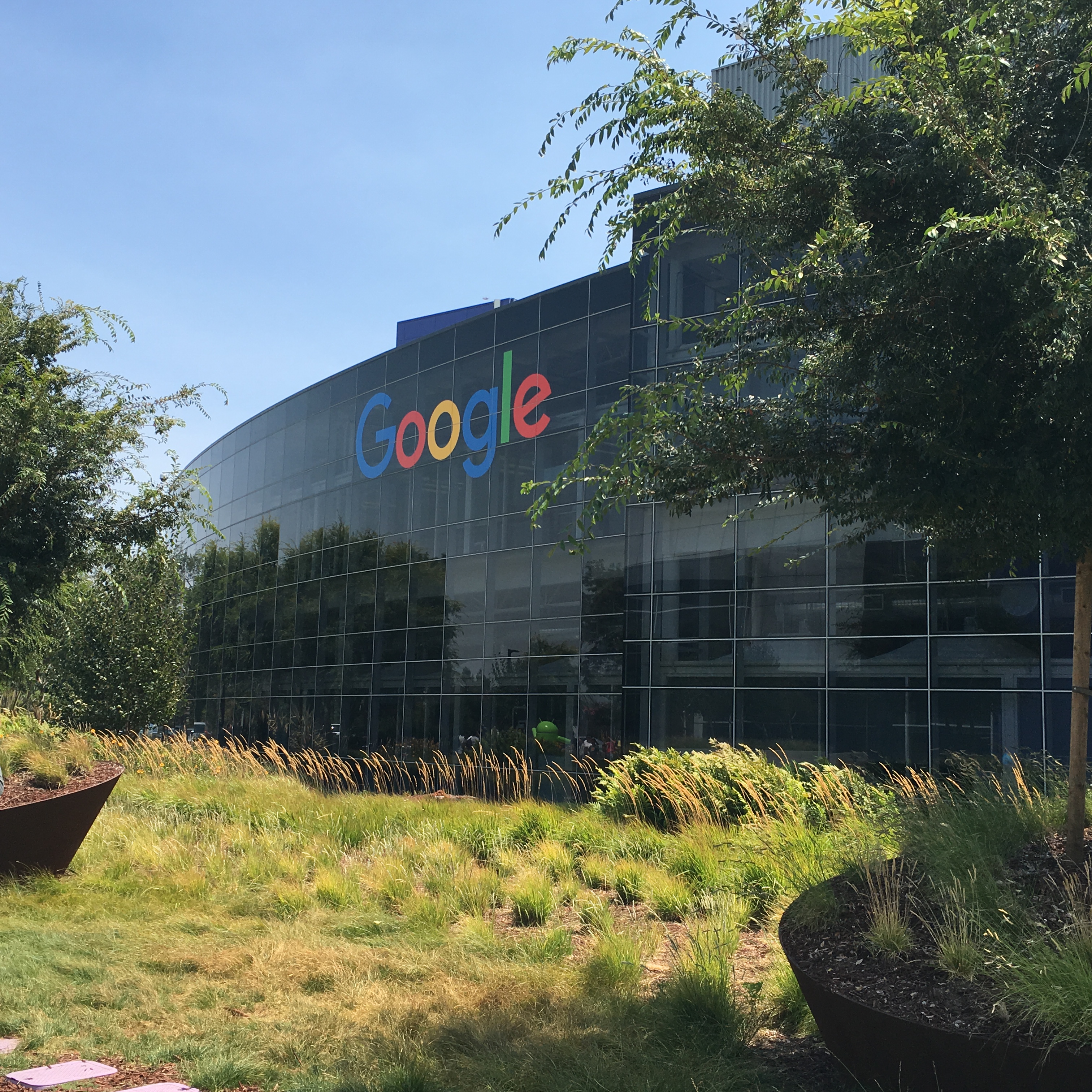 Polskie portale internetowe tracą mniej ruchu z Google niż amerykańskie media