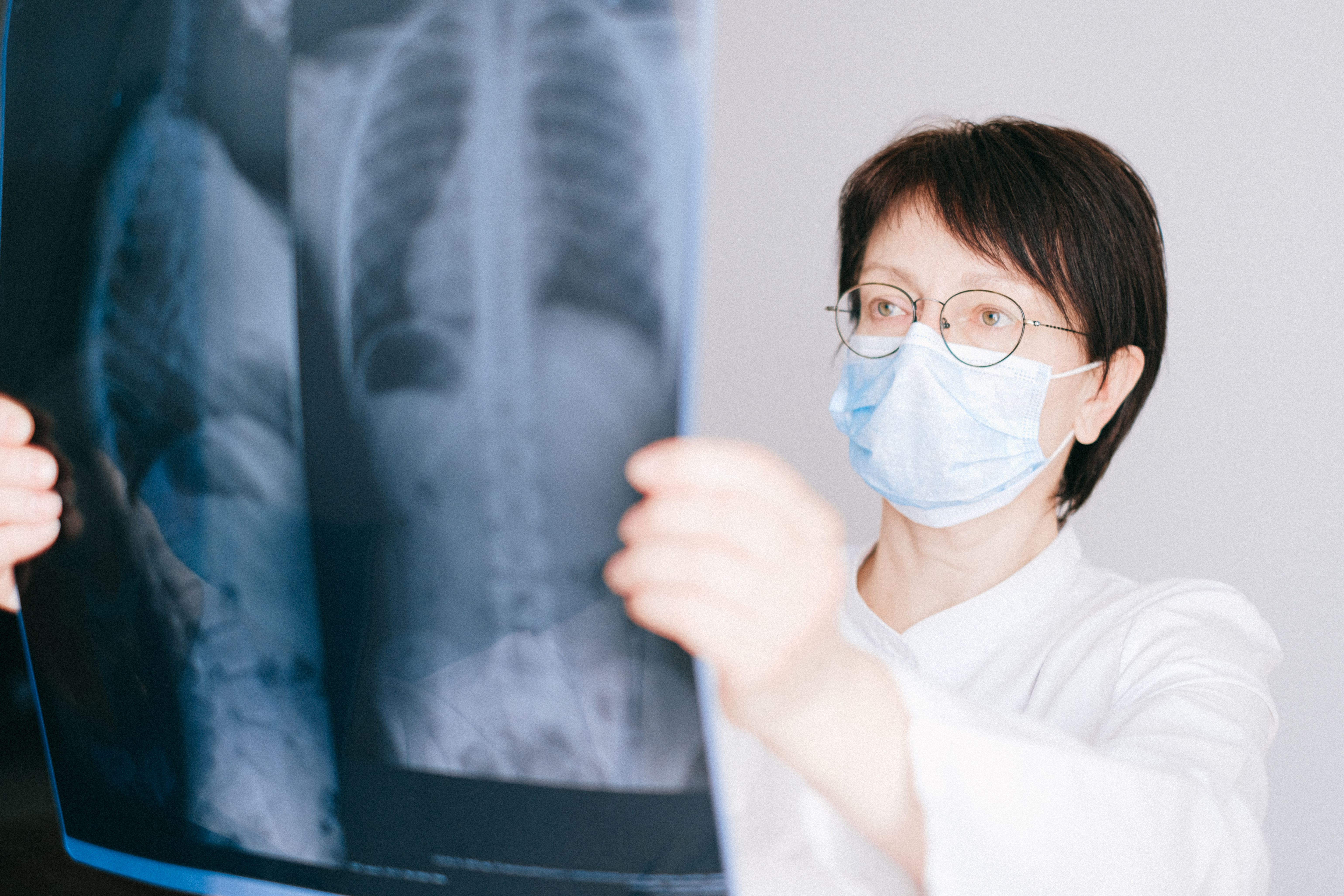 Szpital w Wadowicach kończy wdrażanie AI do opisywania zdjęć RTG i tomografii