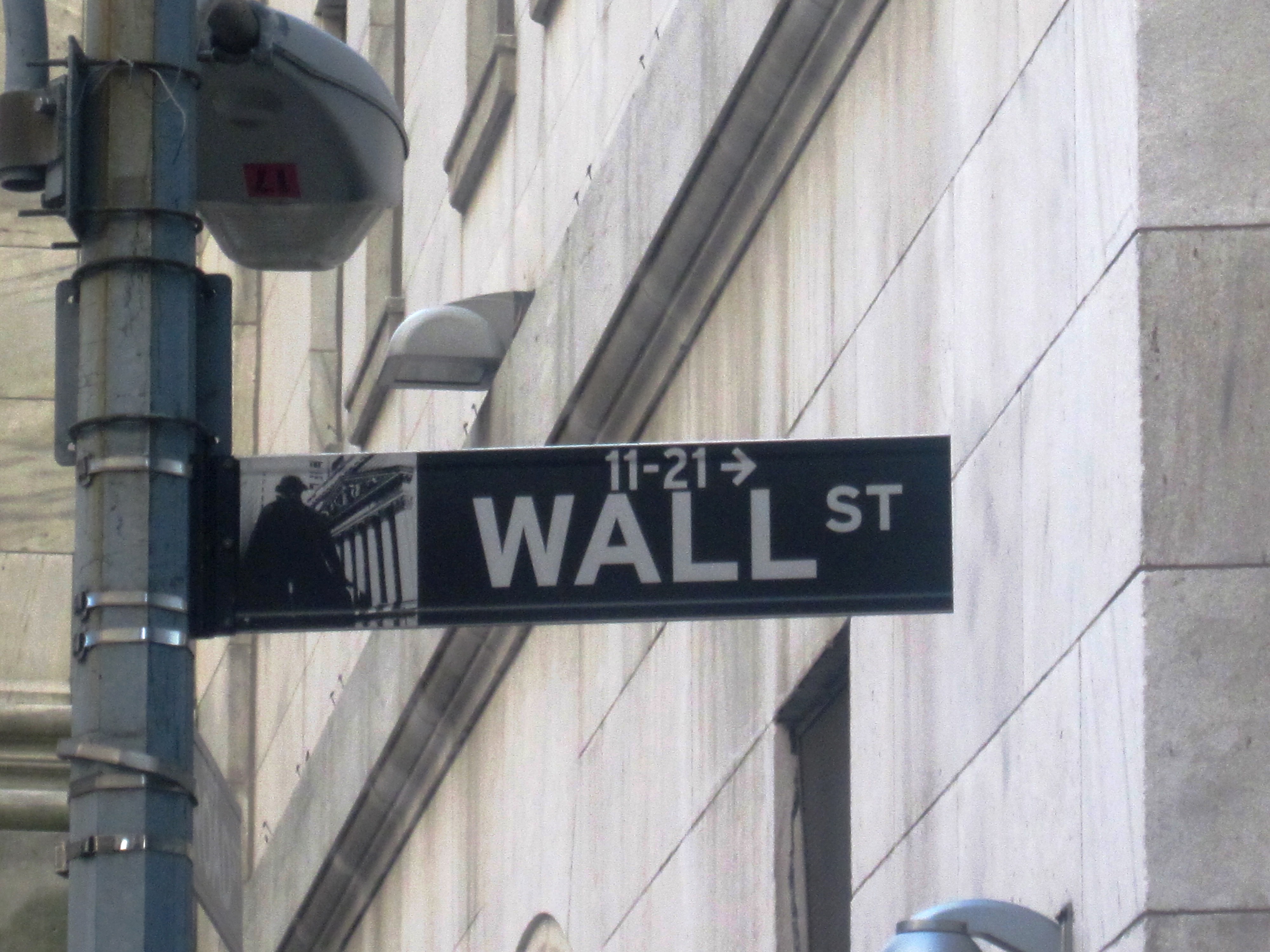 Banki z Wall Street uzbrajają doradców w agentów AI, którzy sami zawierają transakcje